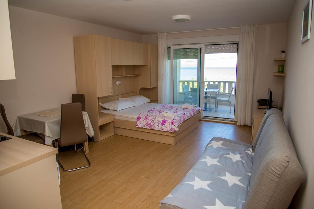 Waterfront Apartments - Tučepi Dış mekan fotoğraf